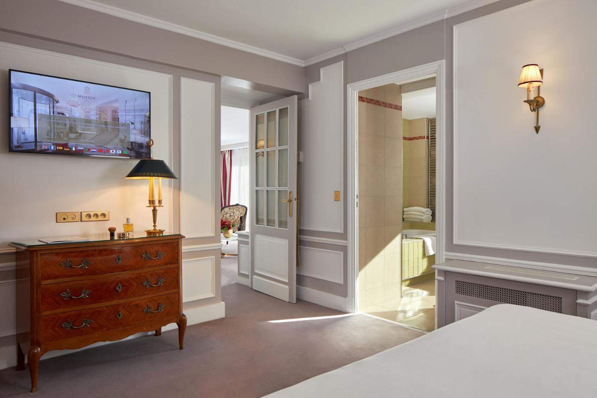 Eiffel Tower Terrace Suite