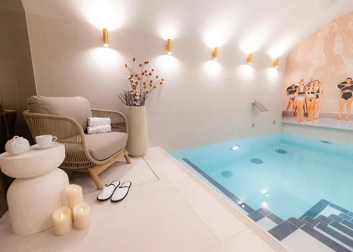 Hotel Dress Code Paris